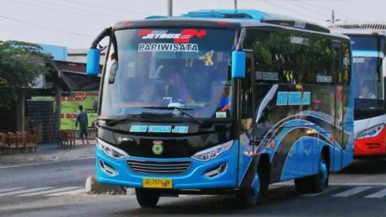 Mengarungi Petualangan Bersama Agam Tungga Jaya: Panduan Lengkap Sewa Bus Pariwisata