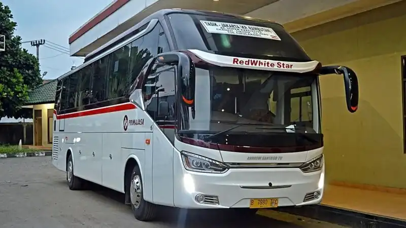 red white star travel bandung