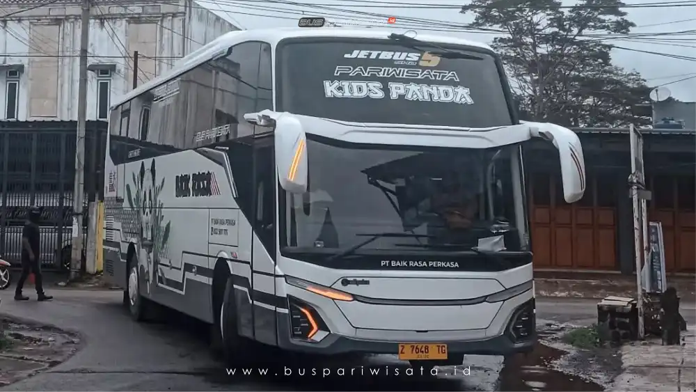 Bus Pariwisata Baik Rasa