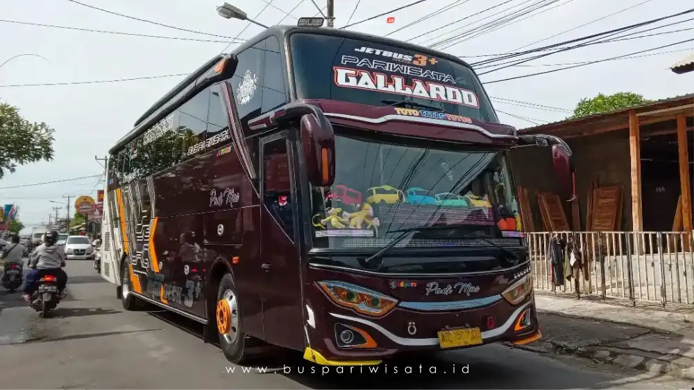 buspriwisata.id – foto bus pariwisata padi mas a