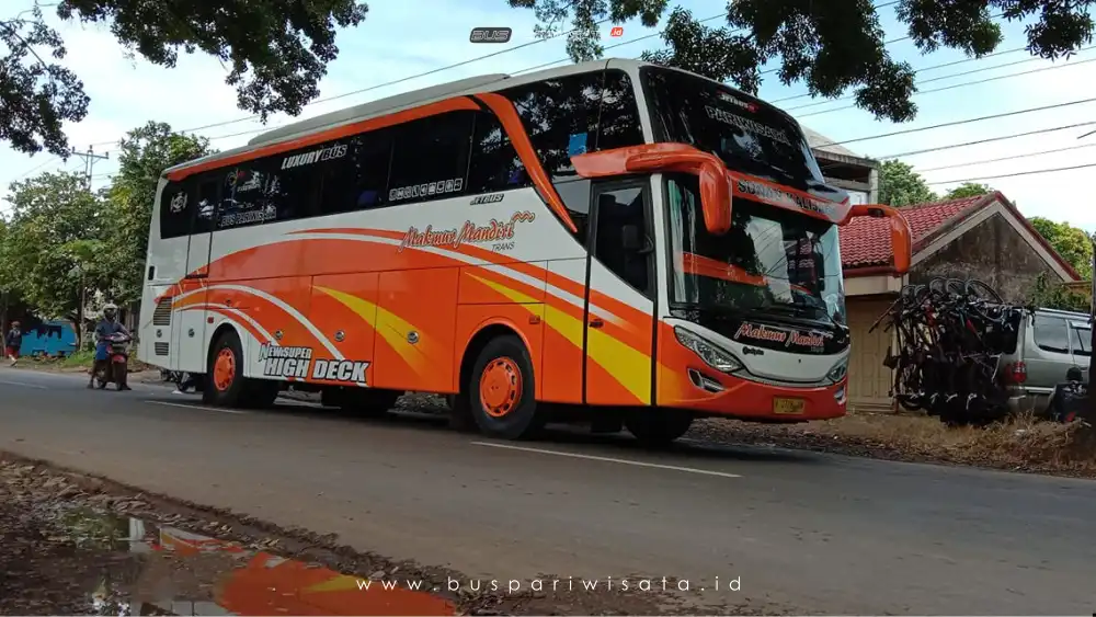 buspariwisata.id – foto bus pariwisata makmur mandiri trans c