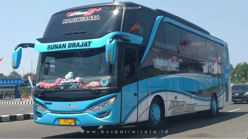 buspariwisata.id – foto bus pariwisata makmur mandiri trans d