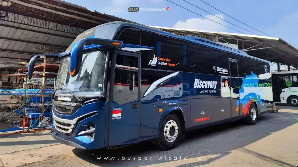 buspriwisata.id – logo bus pariwisata discovery d