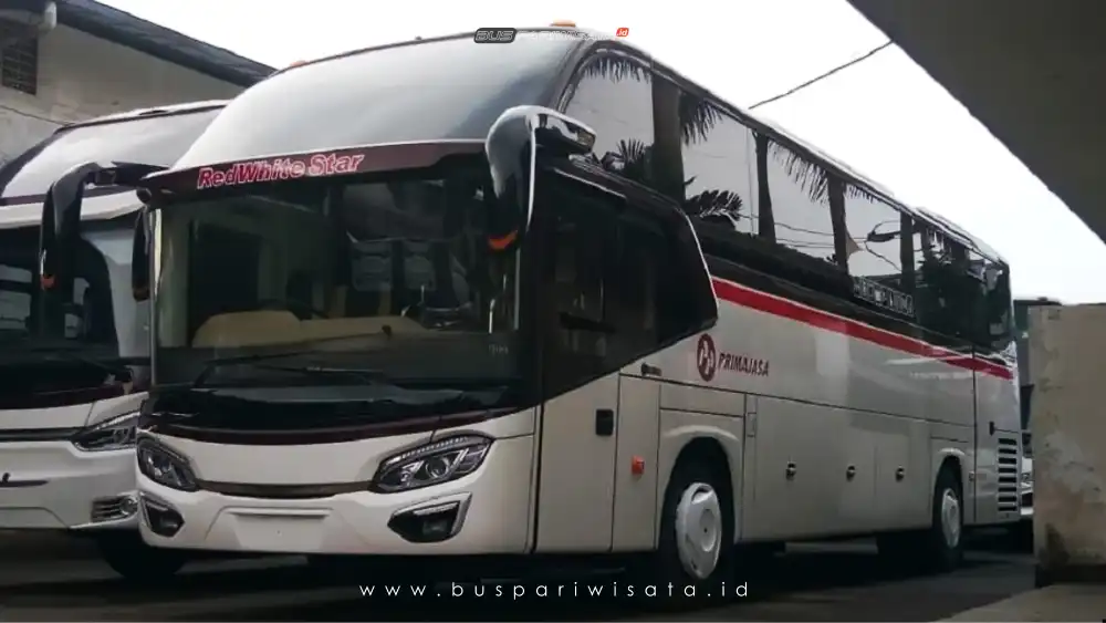 buspariwisata.id - foto bus pariwisata primajasa red white star f
