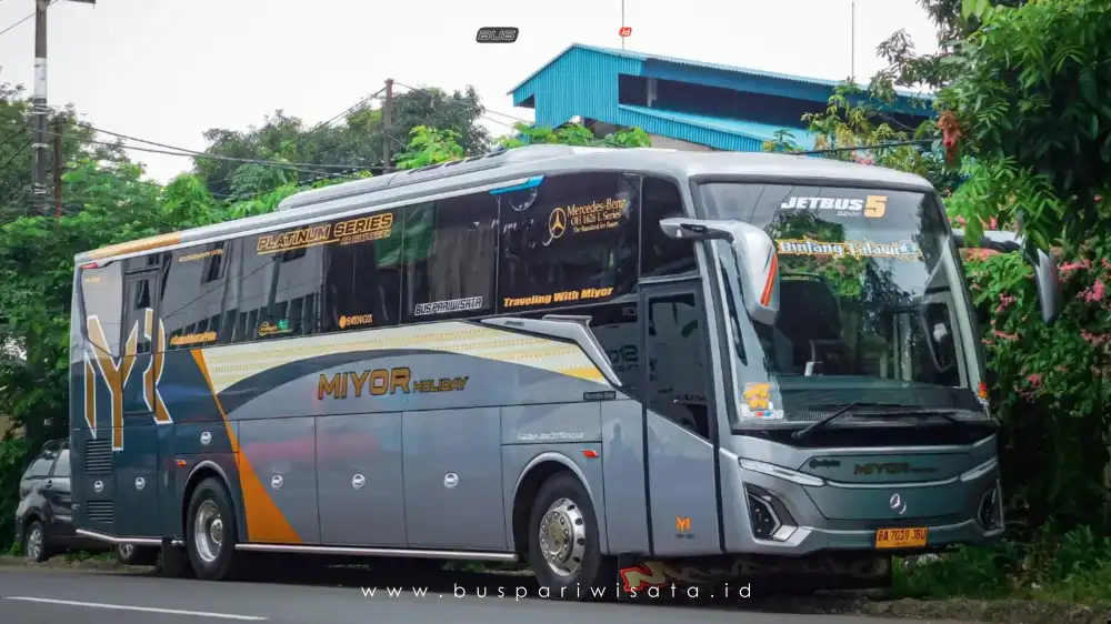 buspariwisata.id - foto bus pariwisata miyor holiday i