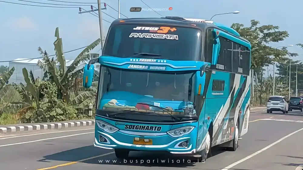 buspariwisata.id - foto bus pariwisata soegiharto f