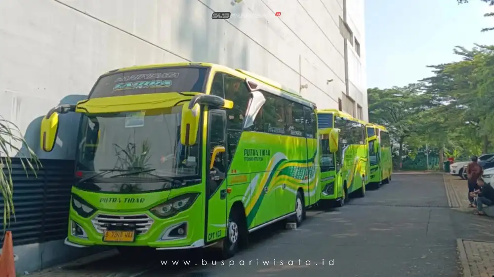 buspriwisata.id – foto bus pariwisata putra tidar b