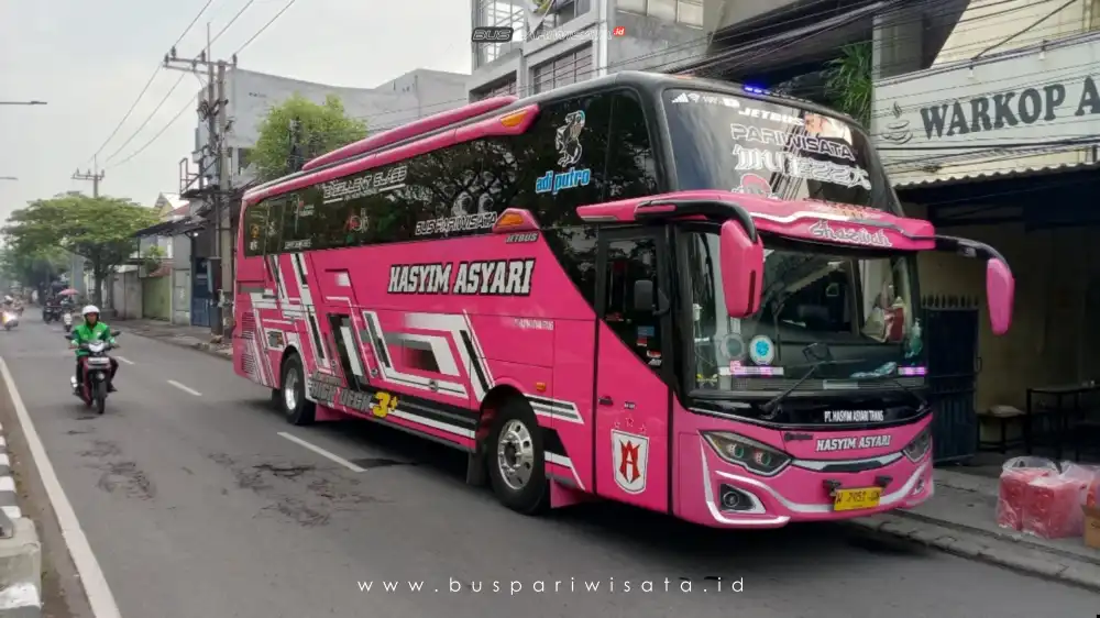 buspariwisata.id – foto bus pariwisata hasyim asyari a